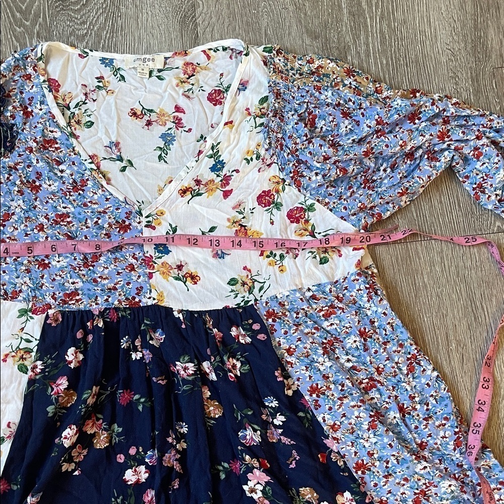 Umgee boho peasant patch work floral blouse top size medium v neck - Picture 3 of 5